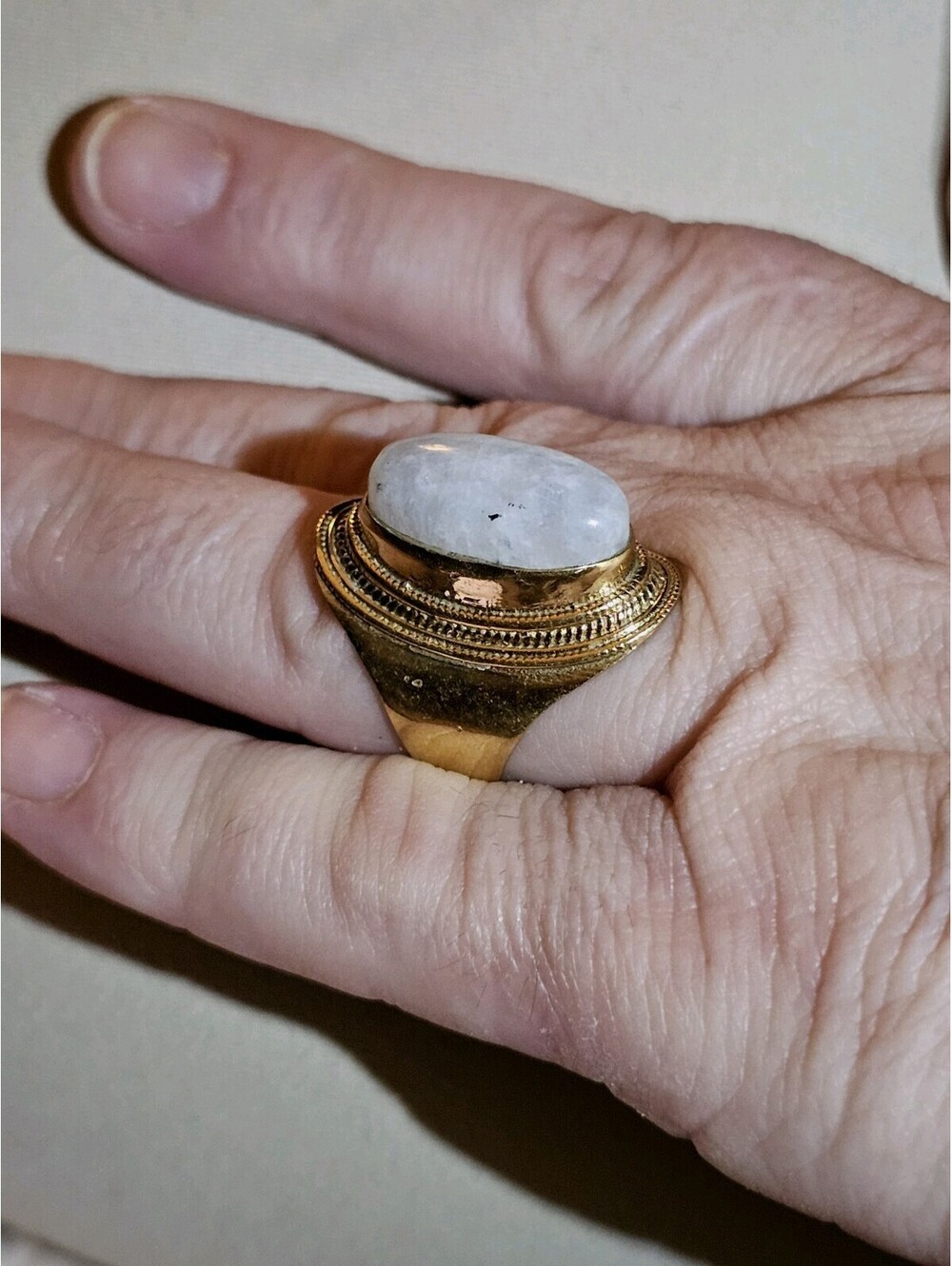Vintage Brass Rainbow Moonstone Ring Size 7.5 Flash Unisex Men Women - Picture 4 of 5